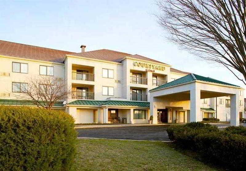 Courtyard By Marriott Princeton Exterior photo