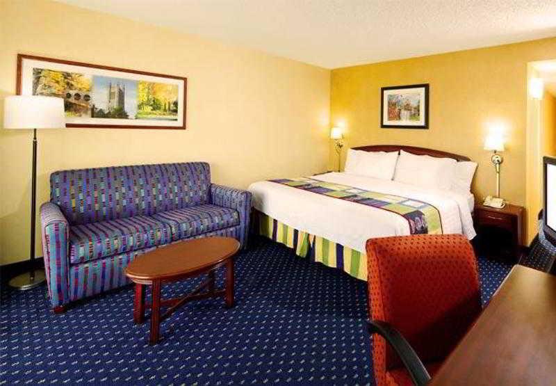Courtyard By Marriott Princeton Room photo
