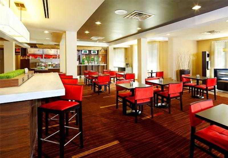Courtyard By Marriott Princeton Restaurant photo